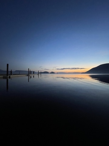 Lago al atardecer